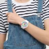 Découvrez la pureté du Neon avec Swatch
