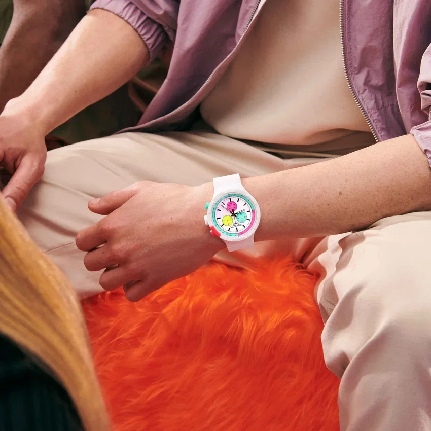 Découvrez la pureté du Neon avec Swatch