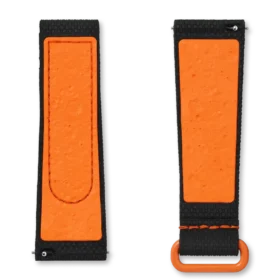 MoonSwatch en caoutchouc noir/orange