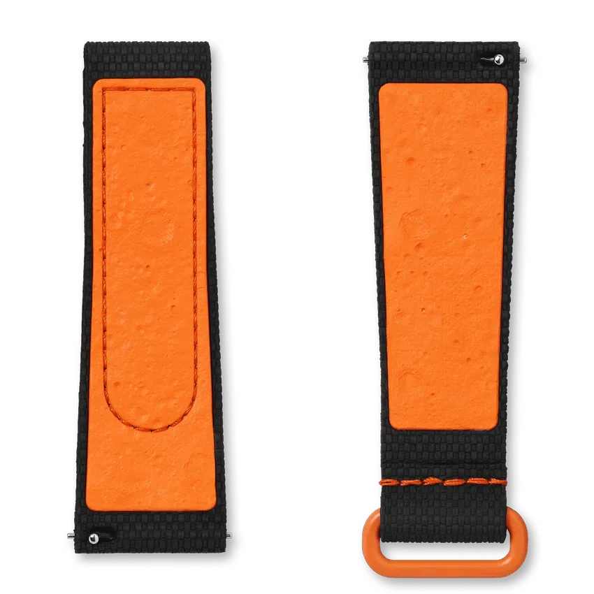 MoonSwatch en caoutchouc noir/orange